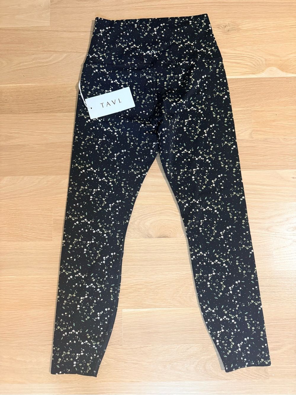 TAVI NWT TaviSculpt High Waisted 7/8 Leggings Tights Flourish Black Floral Large - Picture 4 of 10